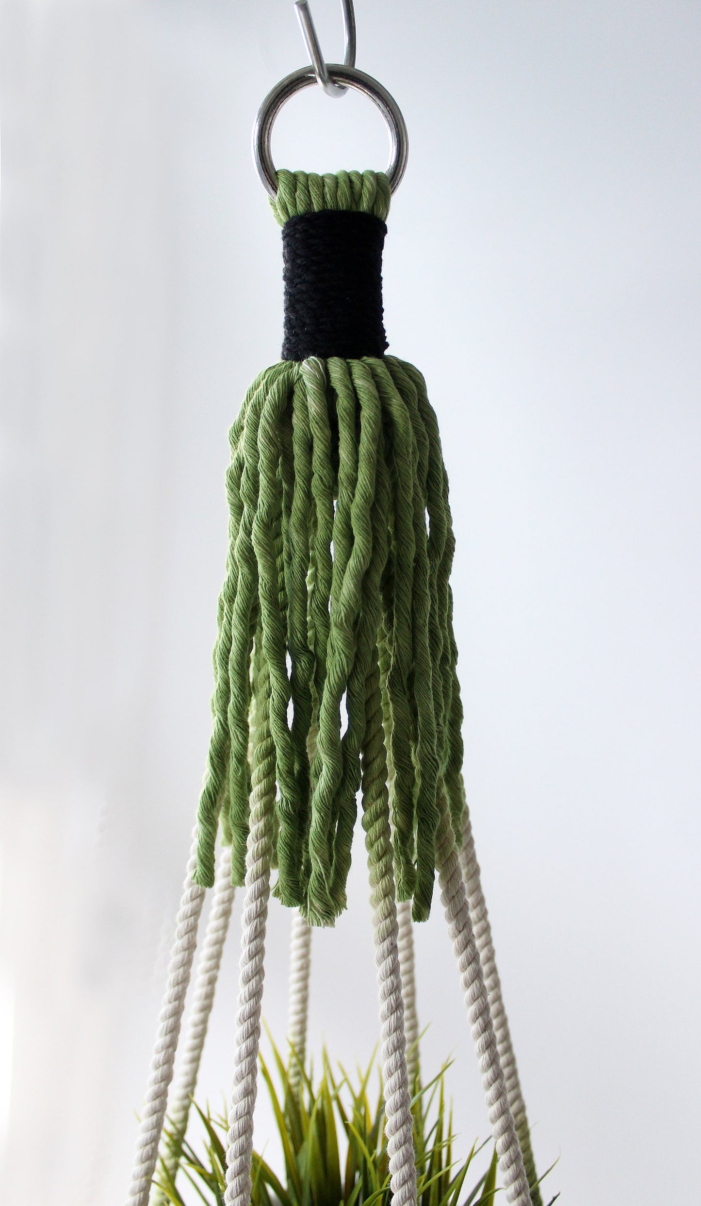 Handmade no-tassel macrame plant hanger, tail-free color-block hanging planter in apple green and cream cotton rope, boho home decor.