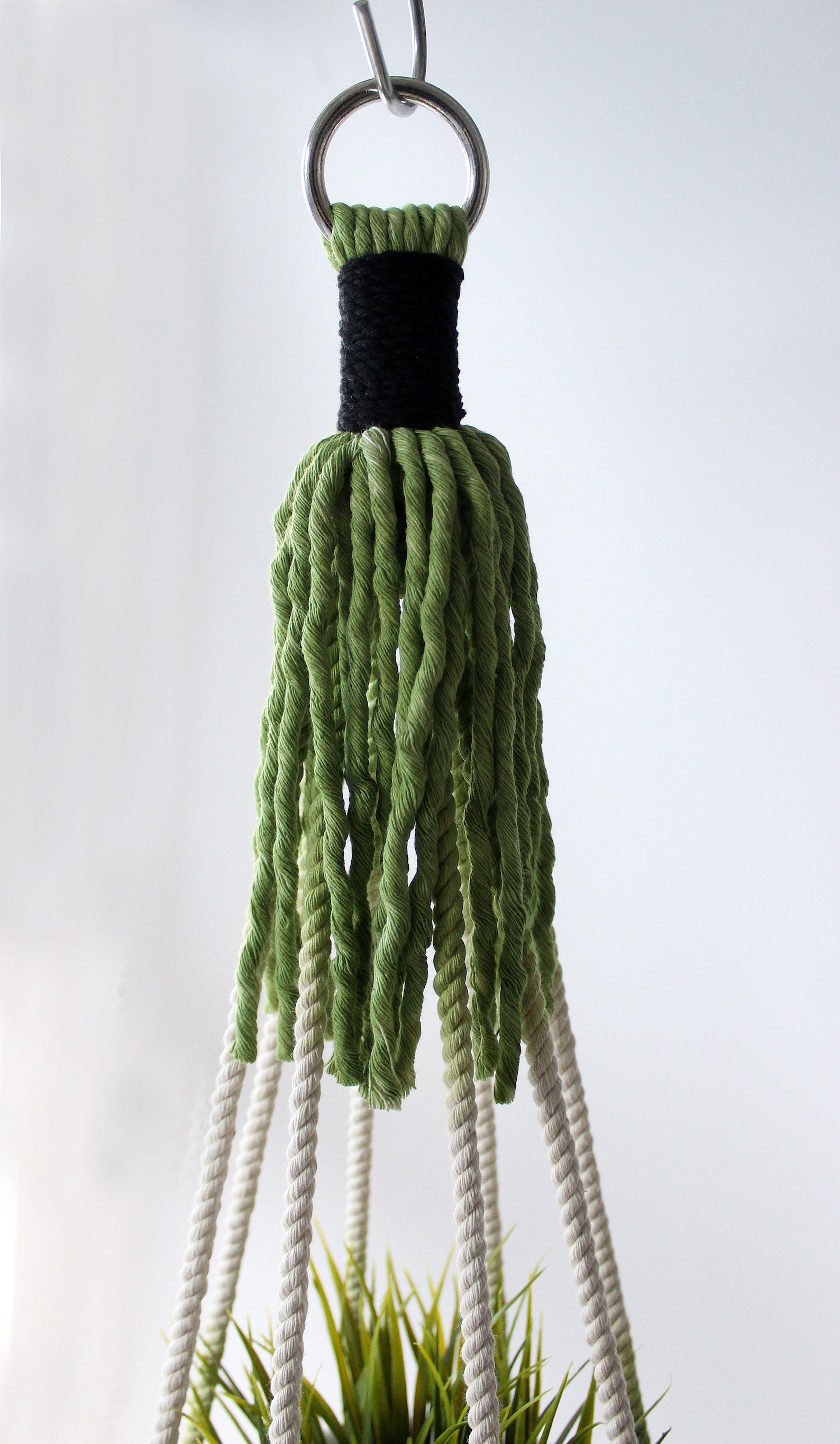 Handmade no-tassel macrame plant hanger, tail-free color-block hanging planter in apple green and cream cotton rope, boho home decor.